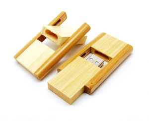 Rectangle Twist Out Wooden USB 3