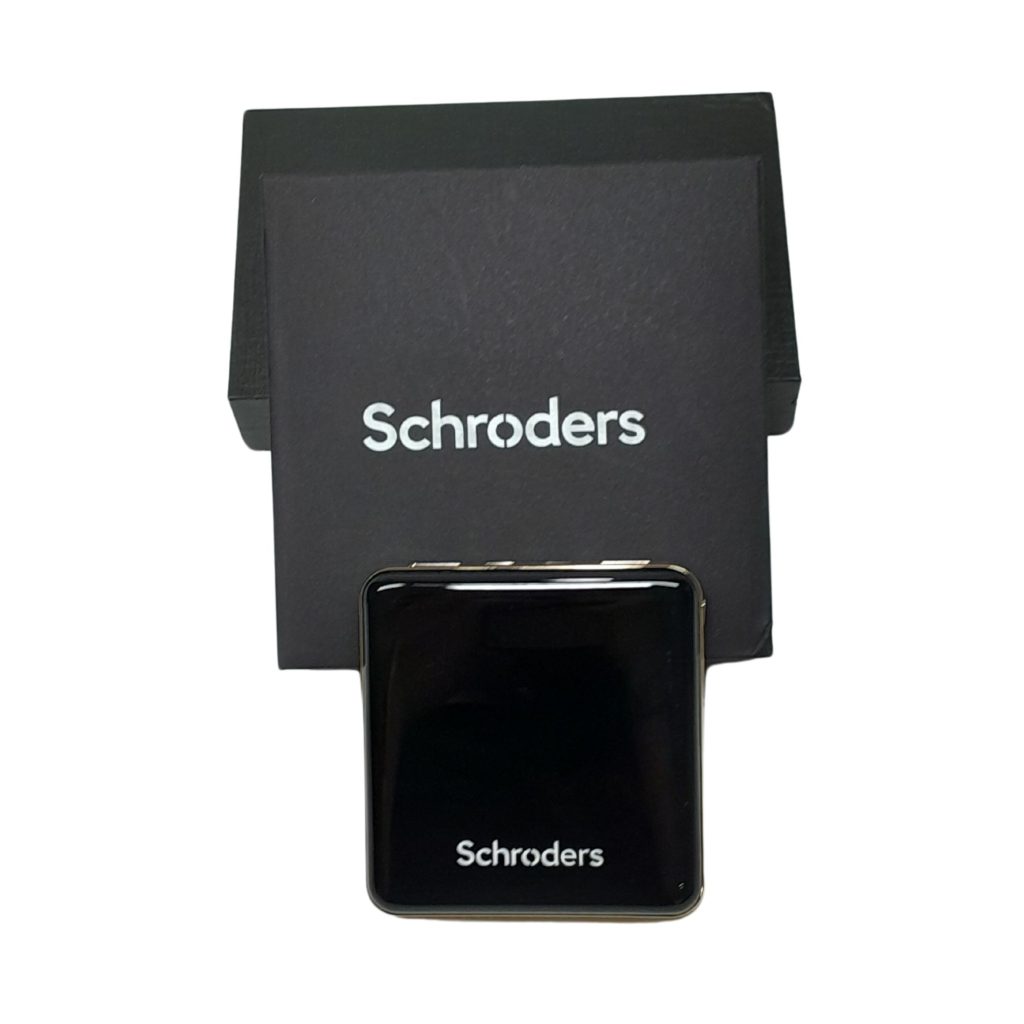 SCHRODERS 10000mah In Built Cable Powerbank 1
