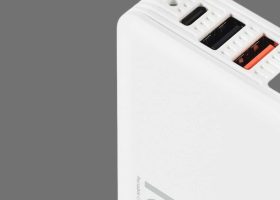Fast Charging 10000mah Powerbank With International Wall Plug 9