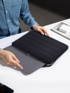 Spongy Puffy Laptop Bag 2